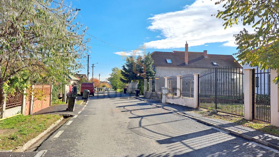 Casa noua + atelier 49 mp + teren 1030 mp! - Poză 1