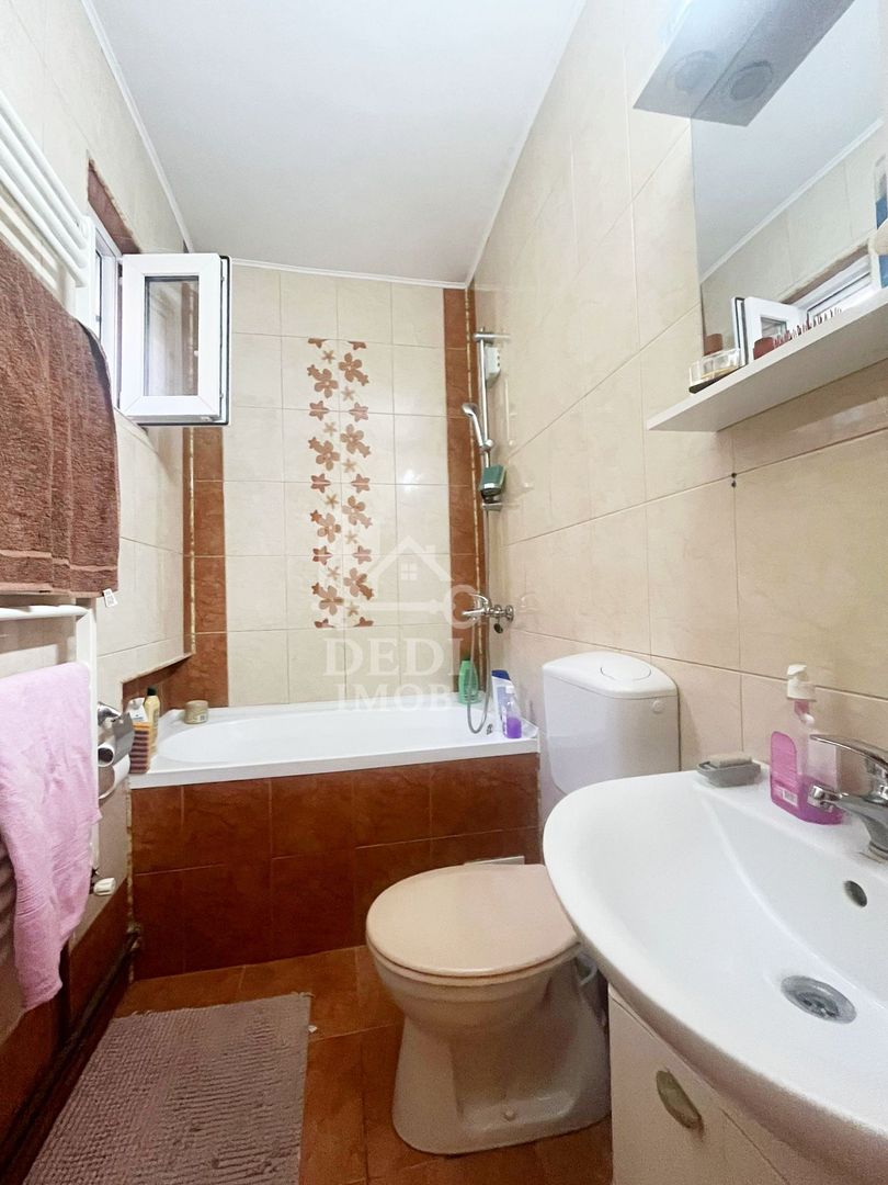 Casă cu 2 locuințe, teren intravilan 7062 mp Cetariu, Bihor - Poză 20