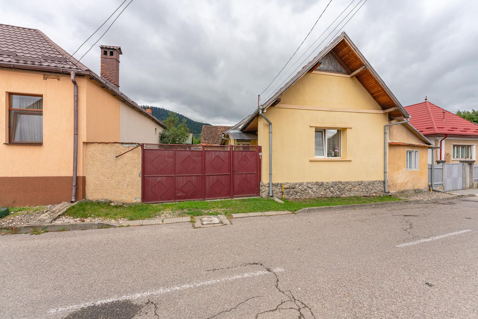 Casa in Sacele dispusa pe un singur nivel - Poză 1