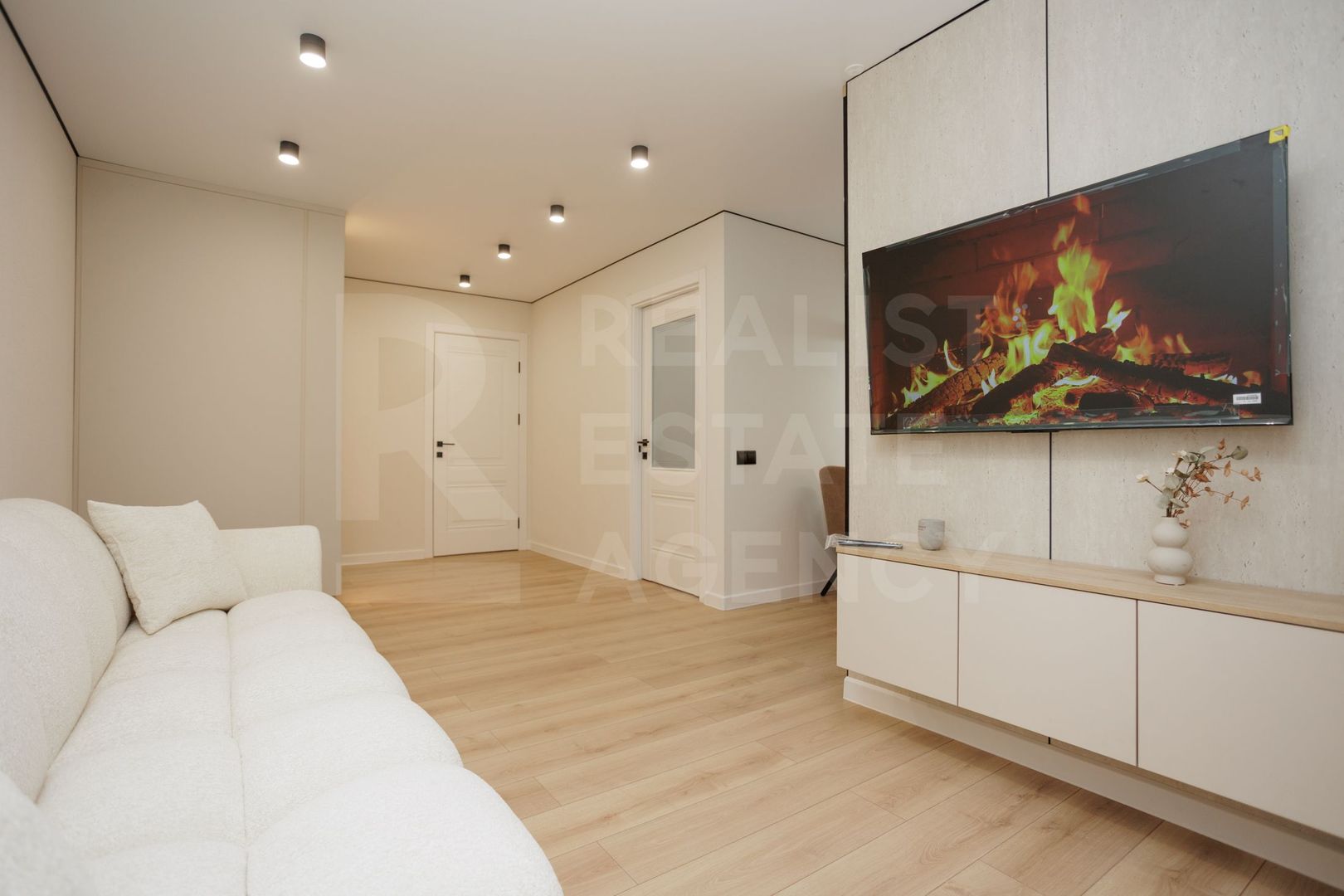 Vânzare, apartament 3 camere + living 71 mp, str. Cornului, Buiucani - Poză 6