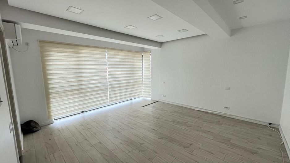 VILA DE INCHIRIAT PARCARE   BIROURI ZONA  PIPERA - Poză 7