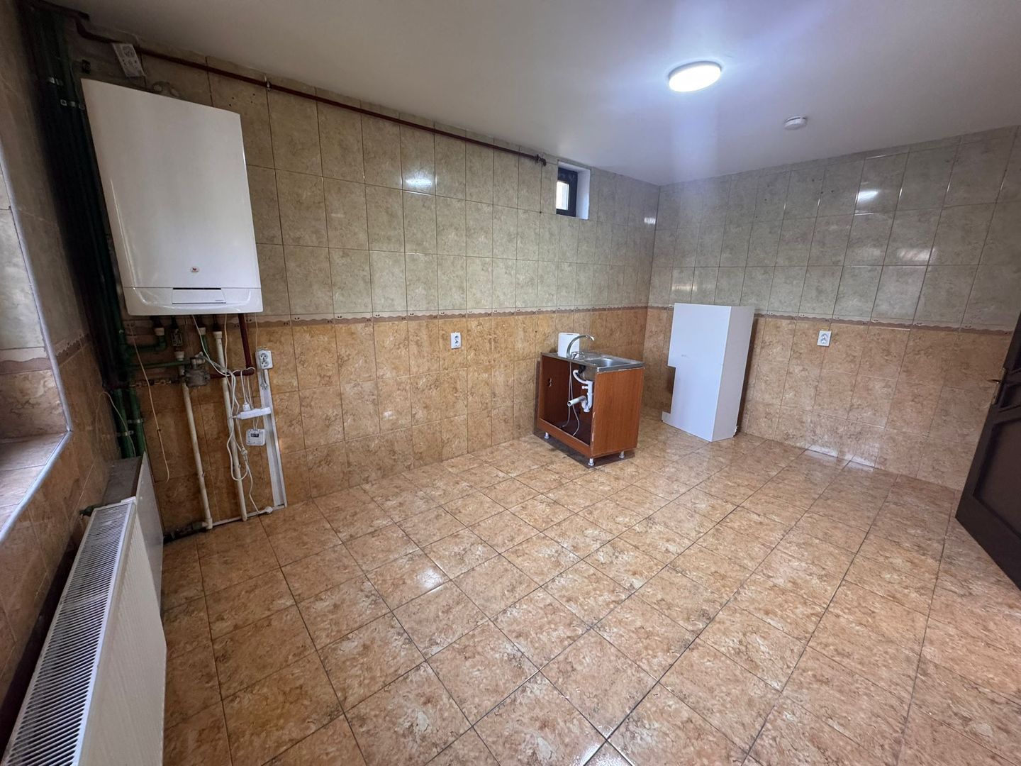 Casa de inchiriat Timpuri Noi 204 m - Poză 2