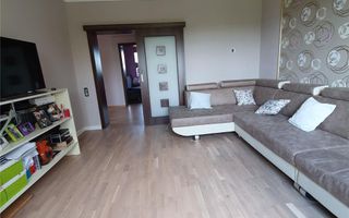 Apartament 3 camere etajul unei case zona Fabric - Poză 1