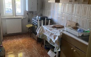 LOCATIE CENTRALA, SPATIU GENEROS - Poză 4