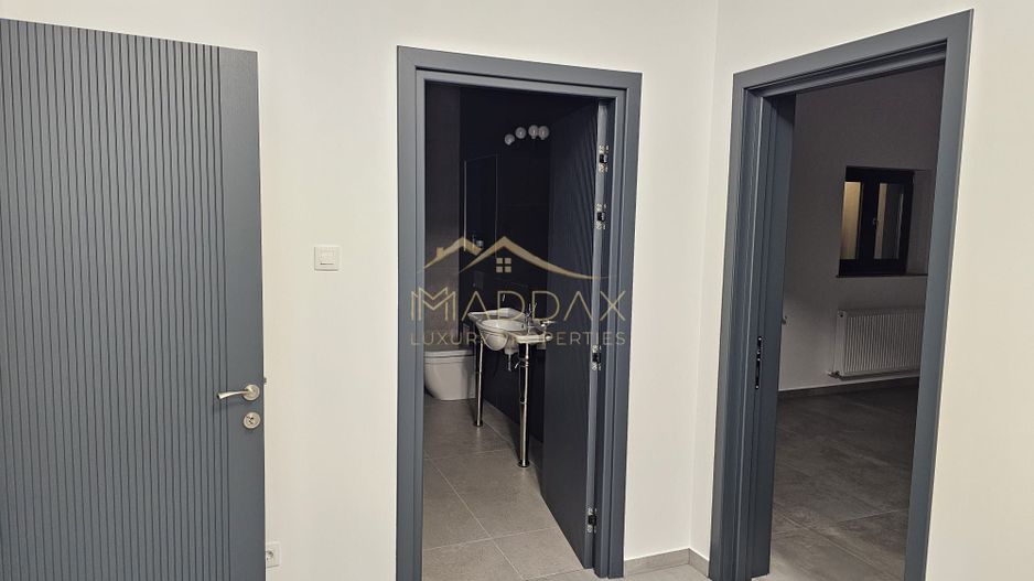 Sediu Birouri 140 mp | Vilă Individuală Singur Curte | Zonă Centrală | Parcare - Poză 4