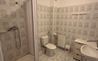 Casă / Vilă cu 5 camere zona Lunei - Poză 18