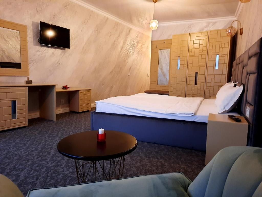 Domeniu turistic, zona pitoreasca, priveliste, aer curat, Fundata, Brasov - Poză 16