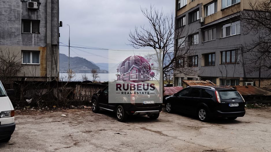 Mic la întreținere, bun la randament: apartament în Orșova - Poză 3