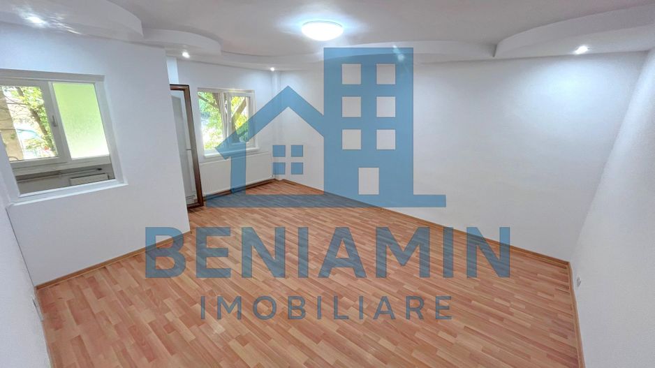 3 camere decomandat la etajul 1 in 1 Mai an 1985 centrala - Poză 3