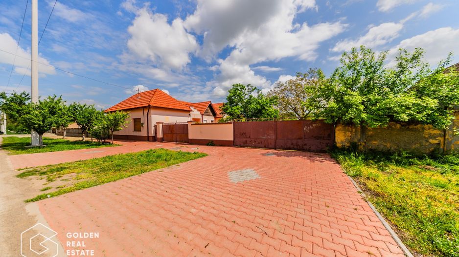 Casa situata in comuna Seitin, la cheie - Poză 28