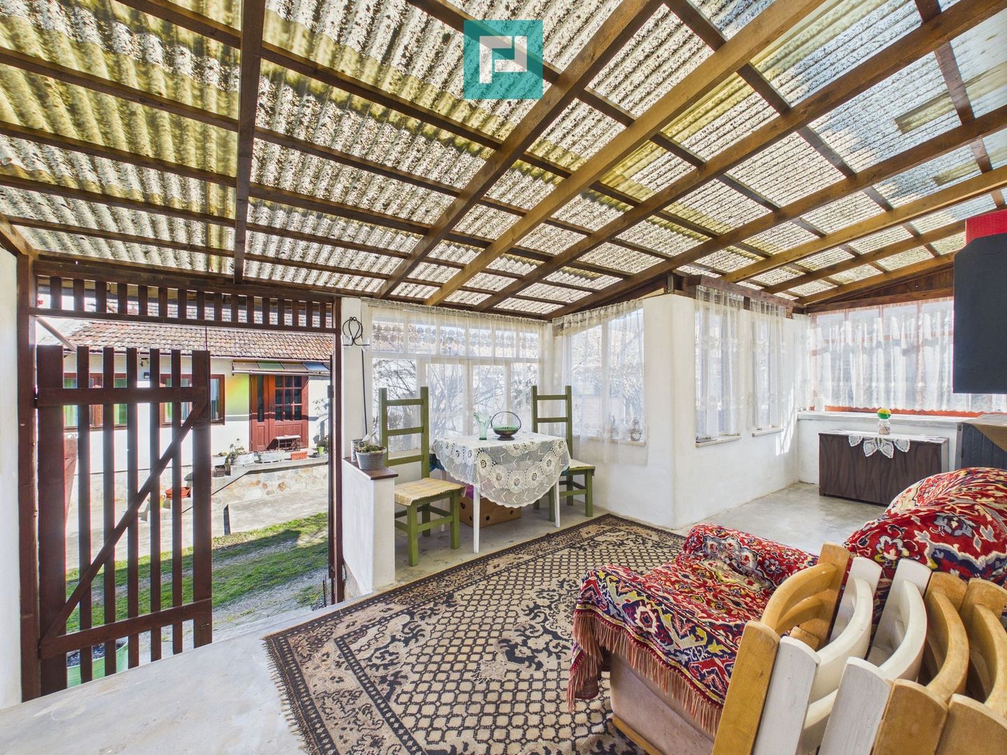 Casă cu 6 camere pe teren de 2029 mp – Miniş - Poză 17