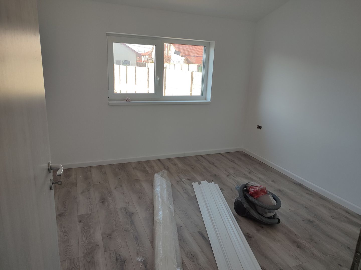 Sacalaz, 1/2 Duplex pe Etaj, 4 Camere,2 Bai,Terasa Acoperita - Poză 14