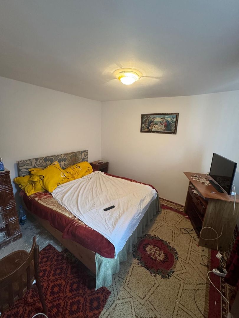 Casă cu garaj – str. Mărășești - Poză 4