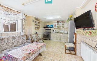 Casă cu 4 camere în Pârneava - Poză 5