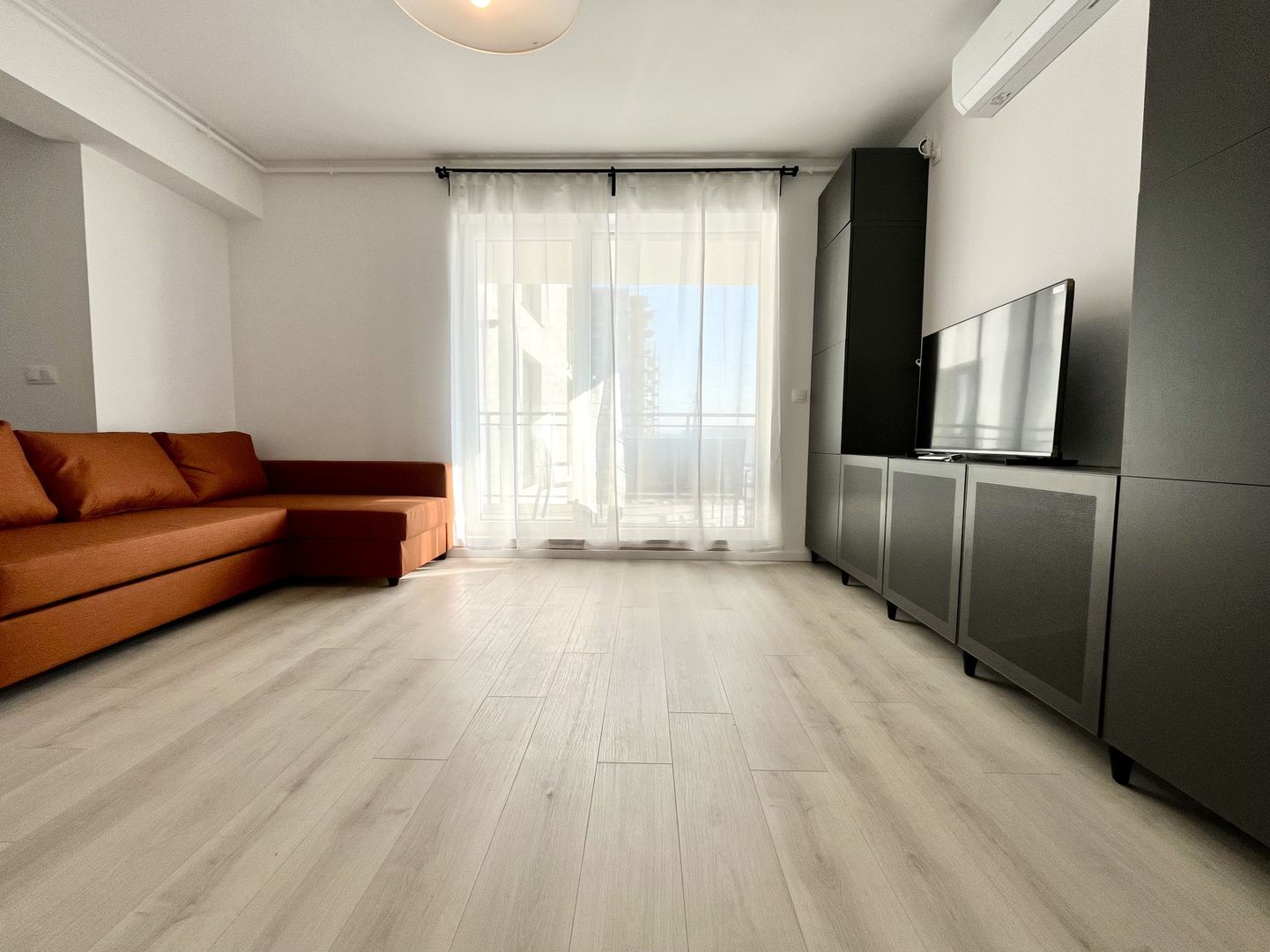 Apartament 3 camere, prima închiriere, primitor, Lipovei, lângă pădure - Poză 3