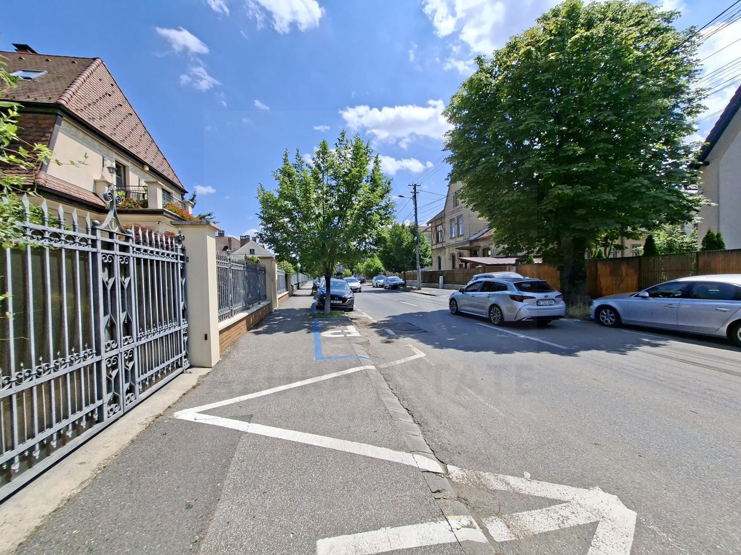 Casa individuala 185 mp utili S + P + E garaj si teren 777 mp Central - Poză 9