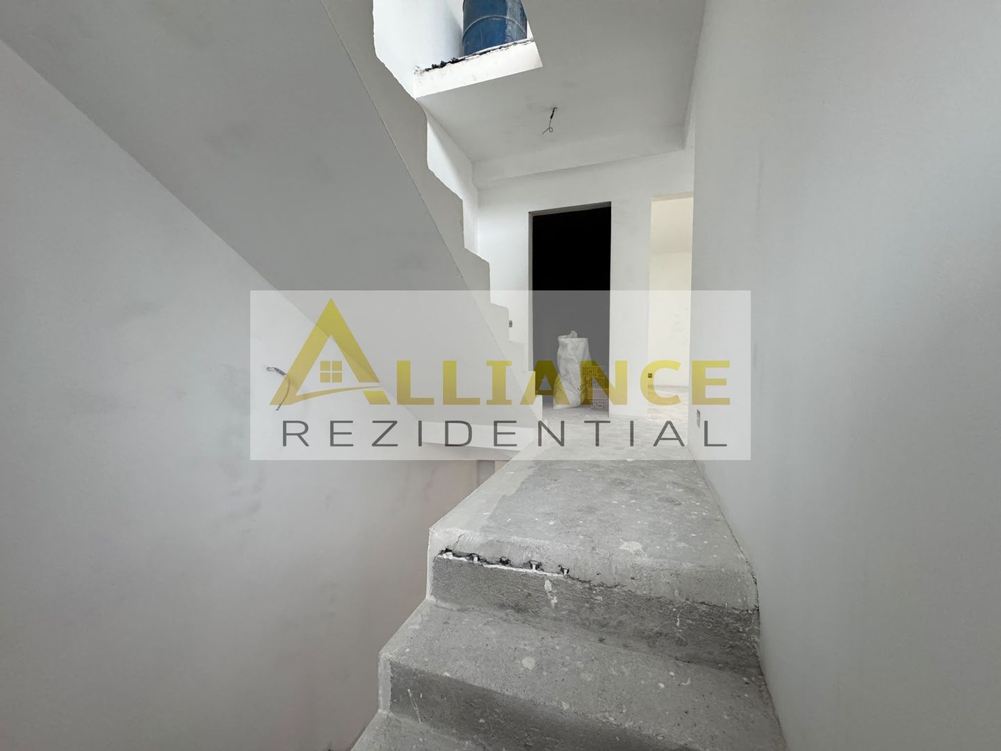 VILA TIP DUPLEX 4 CAMERE langa intrare Autostrada A0 CARTIER ALLEGRIA - Poză 22