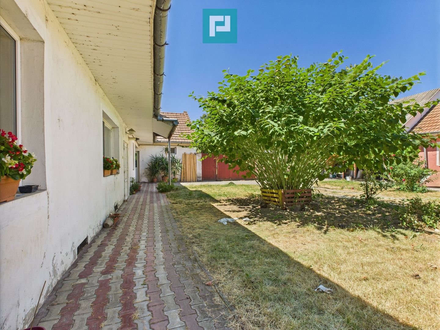 Casă cu 2 corpuri independente în Aradul Nou - Poză 13