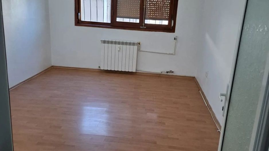 De inchiriat garsoniera pentru birou, bl. A, Tiglina 1, 250 euro - Poză 3
