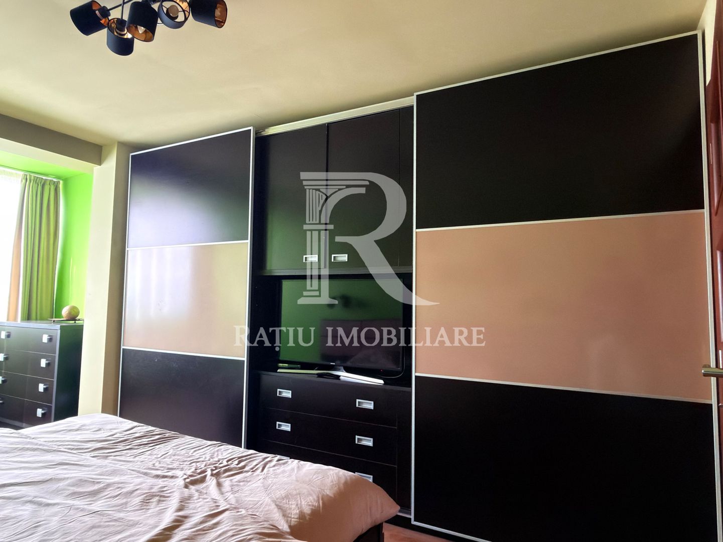 Apartament 3 camere | 2 dormitoare | Centrul Civic | Oradea - Poză 12