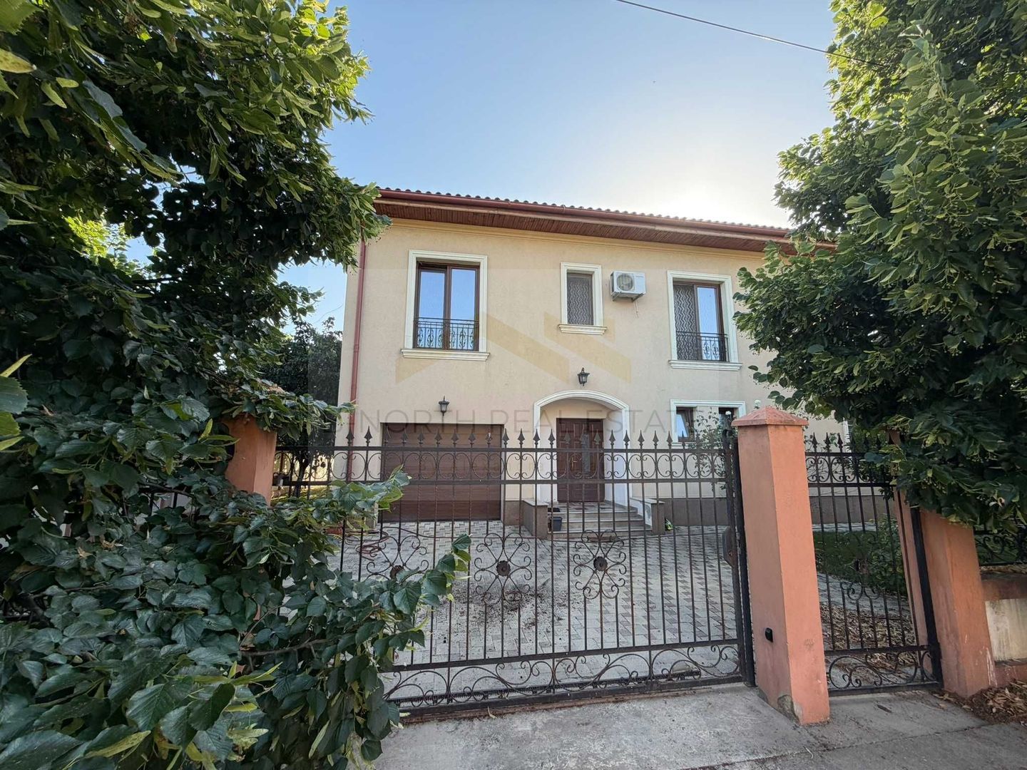 Casă / Vilă de închiriat | Comuna Berceni | 350 mp utili | Curte 400 mp - Poză 2