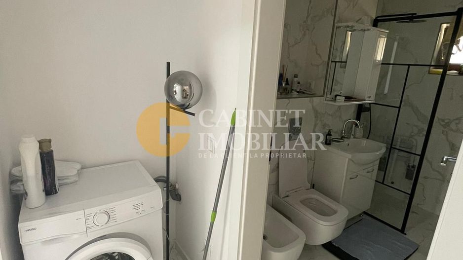 Central - Tg Cucu bloc tip Vila - 2 camere Decomandat RENOVAT 60mp - Poză 6