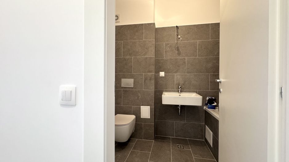 3 camere 75 mp SU + Balcon 8mp - Verdere curte interioară - Poză 5