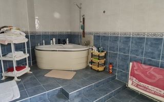 Vila cu piscina, 950  mp teren -  Piata Centrala, str. Posta Veche - Poză 14