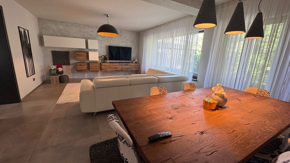 Vila de LUX Tunari, 214m2 utili, 600 curte - Poză 10