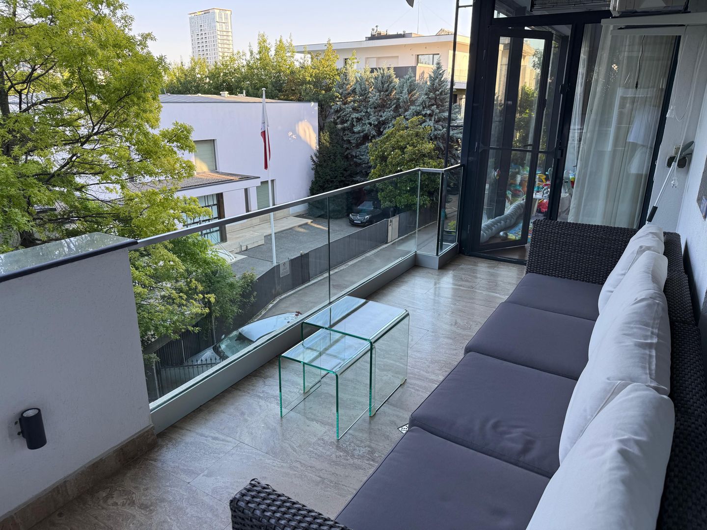 Apartament spatios 3 camere Vedere Lac - Poză 3