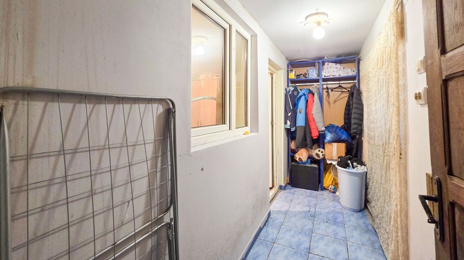 Ghencea – Casă individuală cu mare potențial, poziție excelentă ! - Poză 5