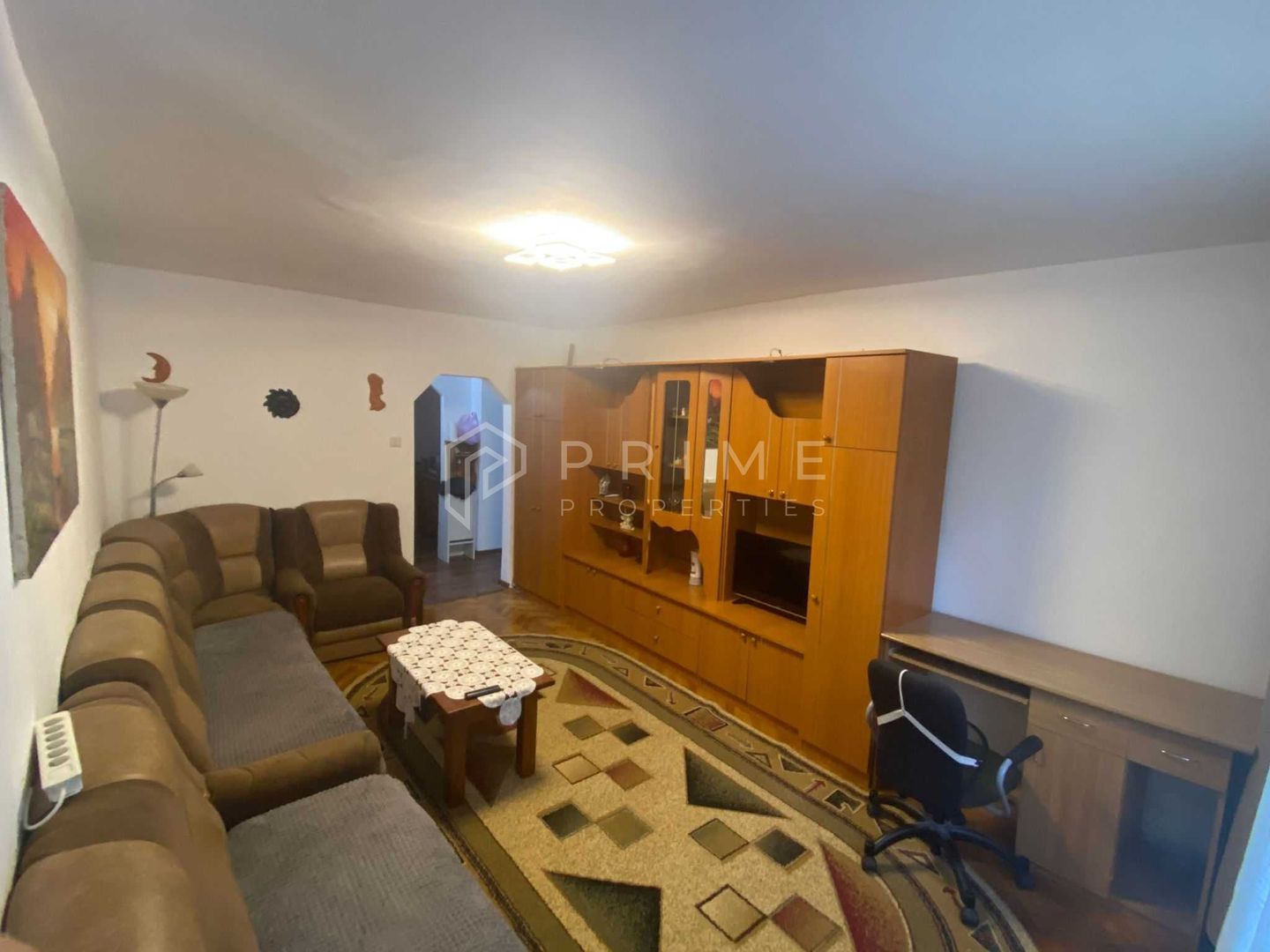 Închiriere apartament 3 camere – parter înalt – Tudor, str. Rodniciei - Poză 1