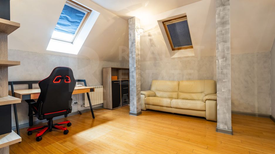 Chirie, casă, 3 nivele, 8 camere, str. Universității, Centru - Poză 5