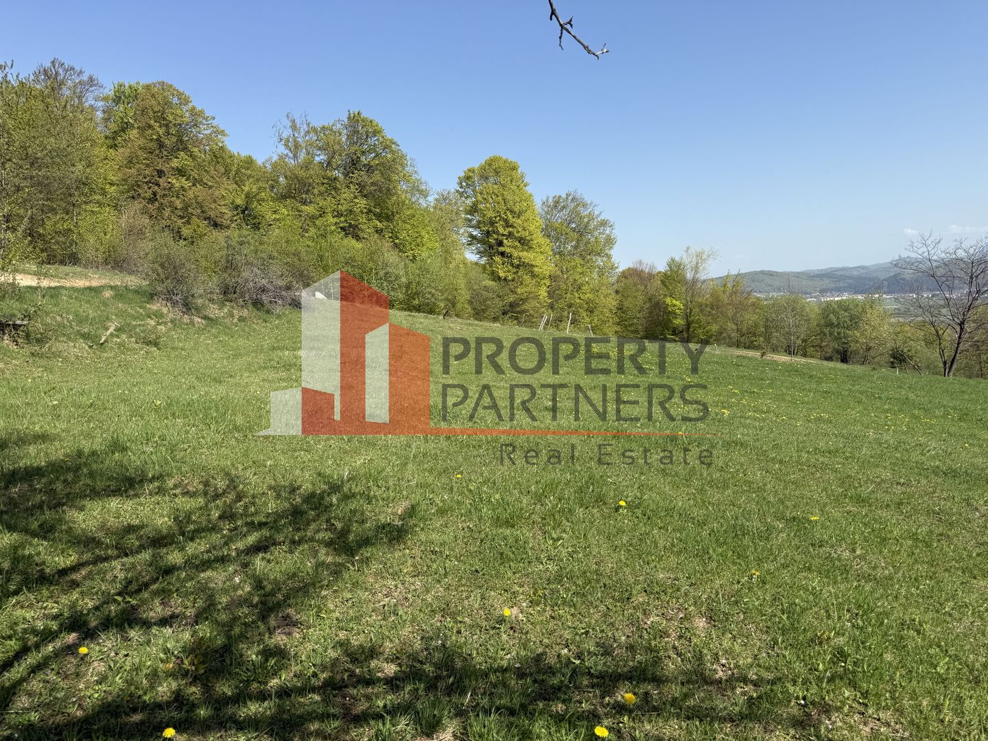 Terenuri Bran - Predelut  Priveliște către Bucegi și Postăvaru - Poză 2