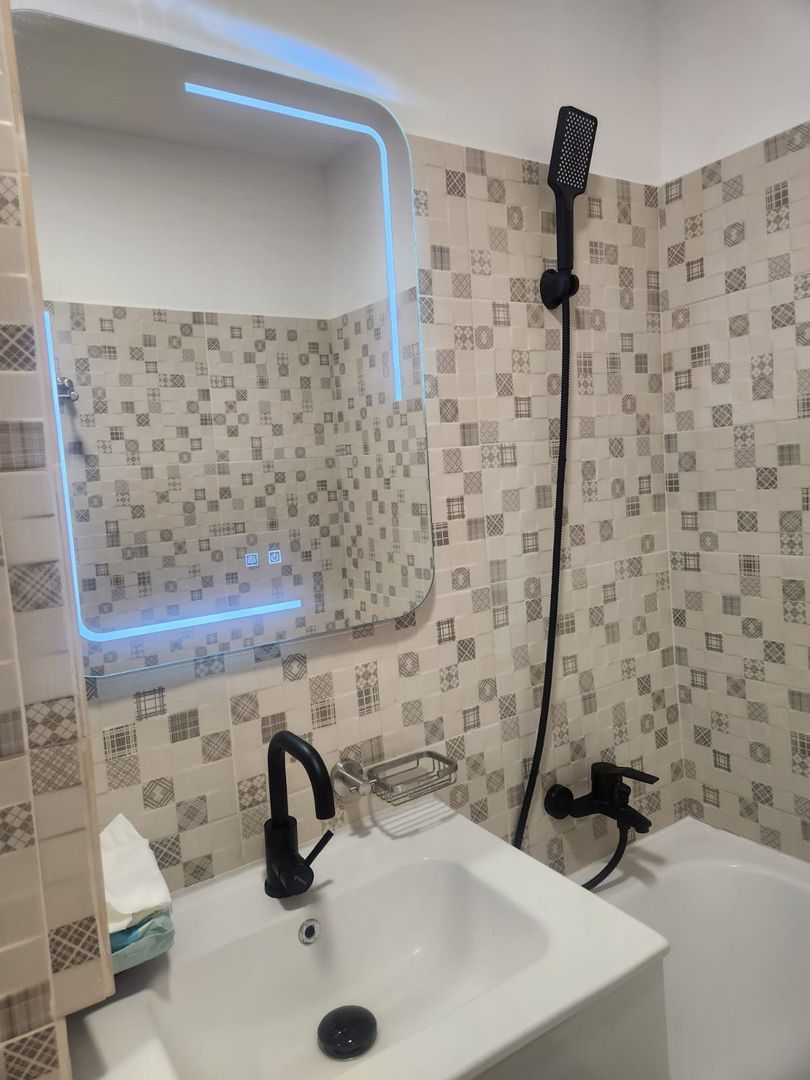 De vanzare apartament 2 camere Drumul Taberei - Poză 9