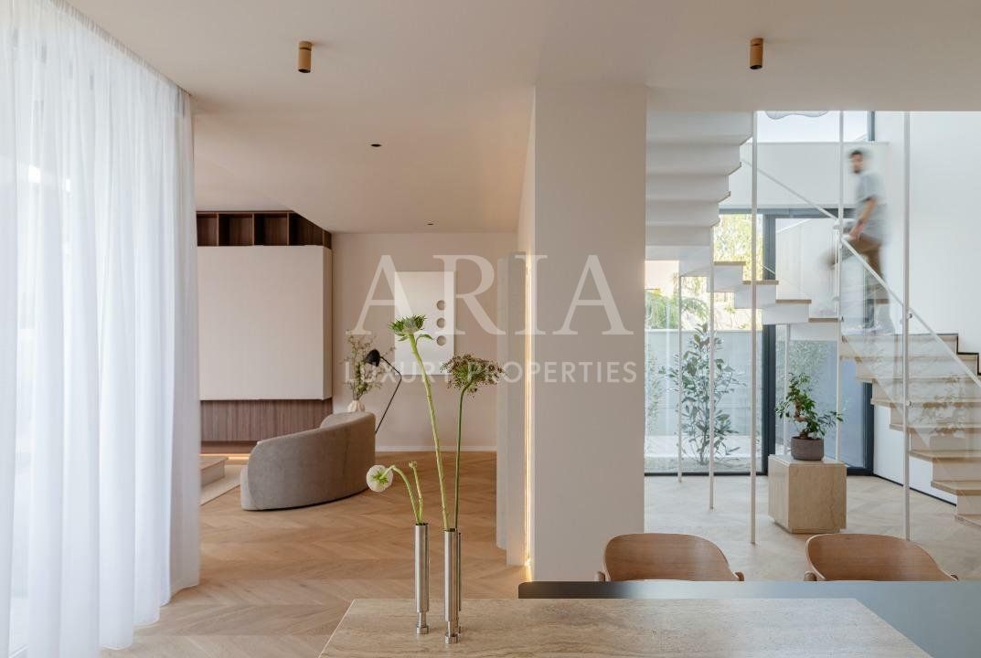 REZIDENȚĂ CONTEMPORANĂ CU DESIGN ICONIC | POZE REALE | - Poză 9