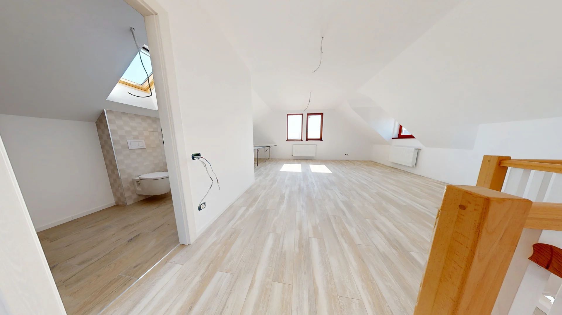 Vila cu arhitectura deosebita in Izvor-Tarlungeni - Poză 11