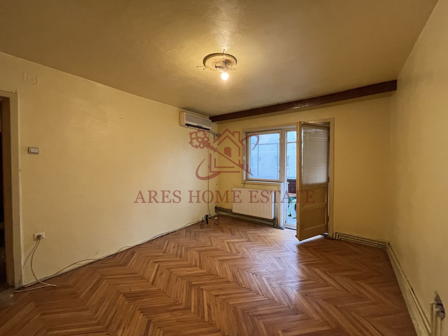 Etaj 1, 3 camere, spatios, 2 băi, centrală proprie – zonă excelentă - Poză 5