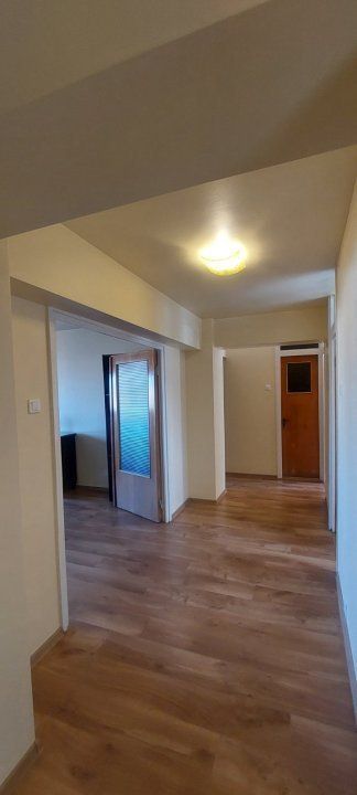 Vand apartament 4 camere situat la 10 min de Piata Unirii - Poză 5