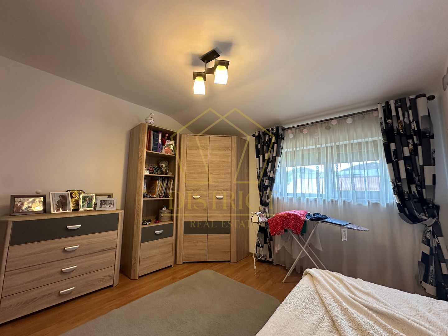 Duplex cu 4 camere si 2 bai complet mobilat si utilat in Giroc langa Zone 2. - Poză 13