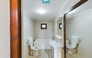 Casă cu 7 camere și 2 băi in Grădiște - Poză 22