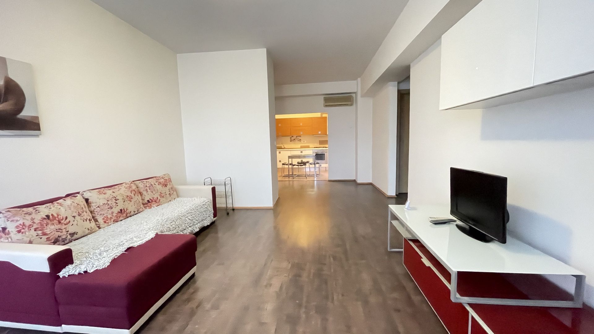 Apartament doua camere,etaj 1,doua locuri de parcare - Poză 6