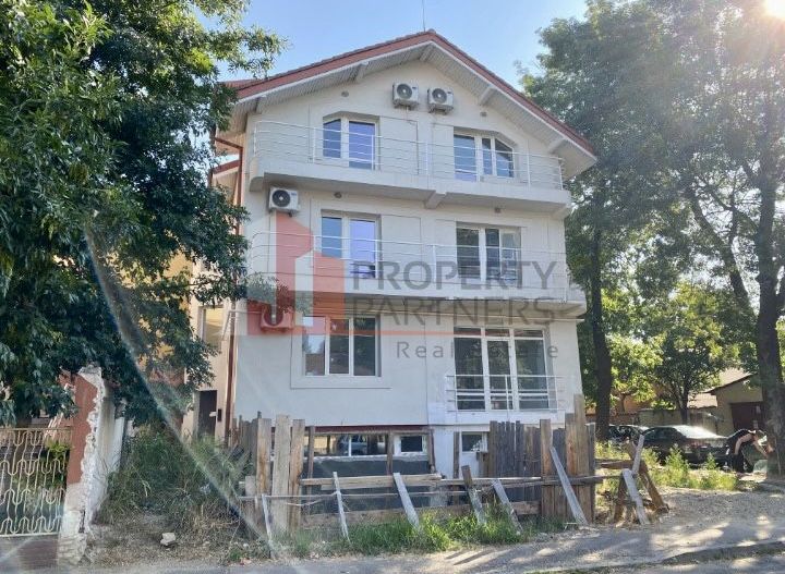 Casa, vila apartamentata - Poză 1