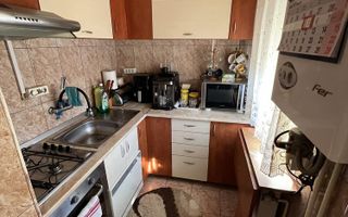 Apartament cu doua camere zona micro 14 - Poză 5
