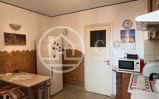 Apartament cu 3 camere de vanzare Central, Oradea. - Poză 11