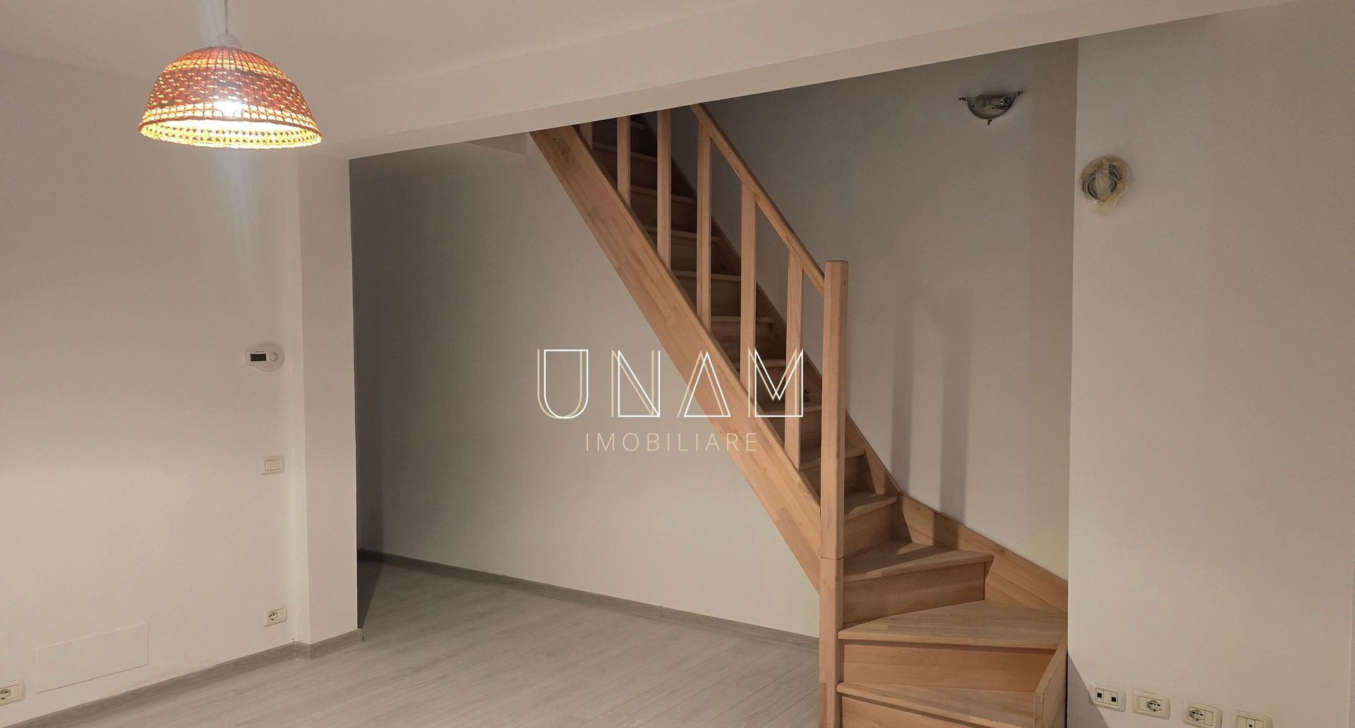 🏡 Casă spațioasă, recent renovată, de închiriat – zona Muncitoresc, Reșița - Poză 2