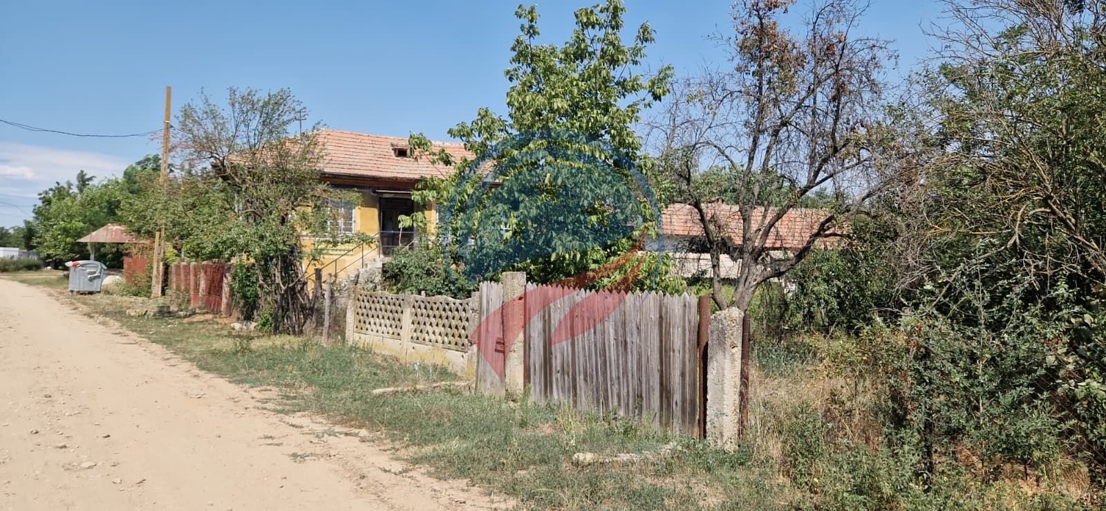 Casa de vanzare  5 camere + teren 2200 mp in loc. Calopar satul Bazdana - Poză 13