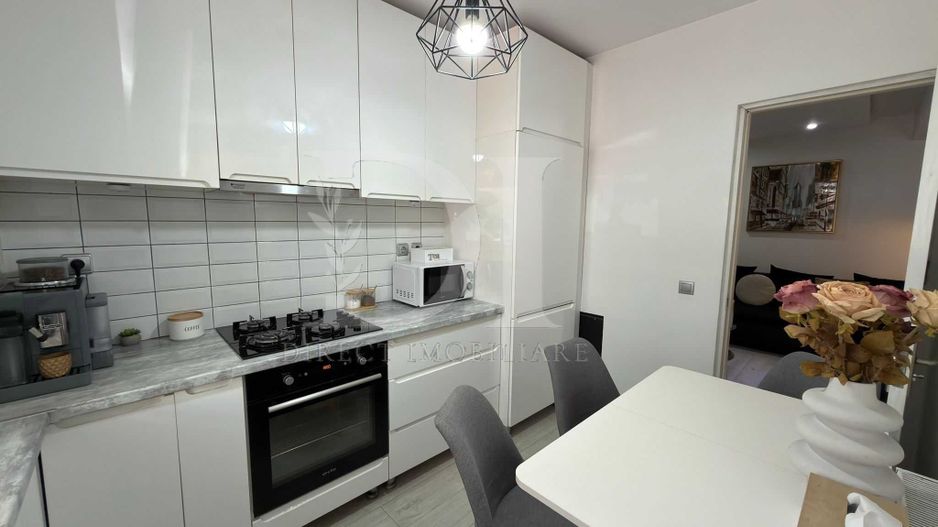 Apartament 3 camere de vanzare / Zona Parcul Poligon - Poză 2