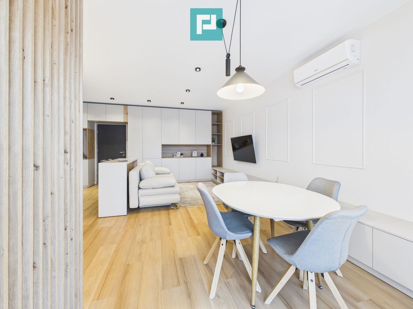 Apartament spațios, vedere și facilități premium - Poză 12