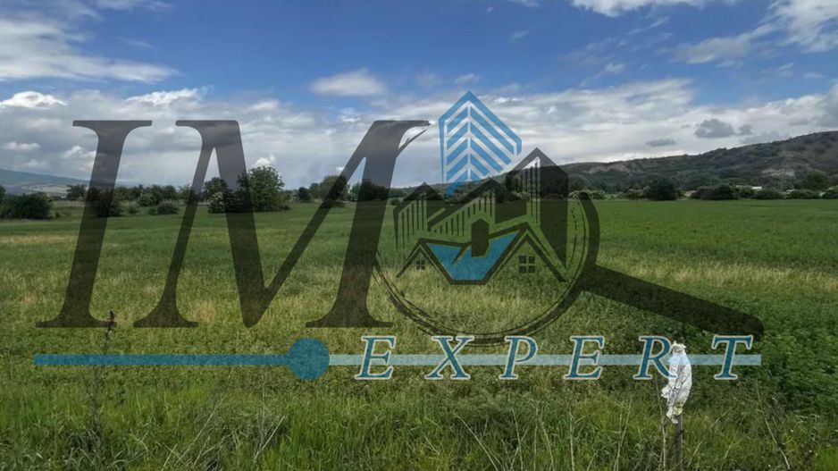 Teren de vânzare in Lancram cu toate utilitățile - Poză 1